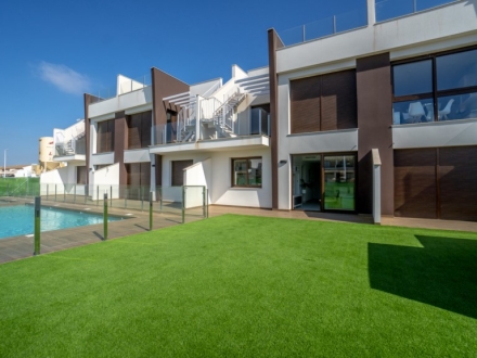 Residential of Apartments with community pool (Ref. 085)